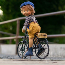 Load image into Gallery viewer, Theo, friendly little chap