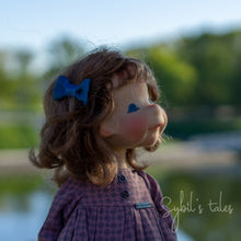 Load image into Gallery viewer, Laura, half a princess