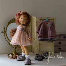 Load image into Gallery viewer, Laura, half a princess