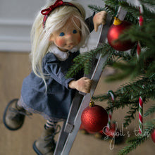 Load image into Gallery viewer, Thea, a snow princess
