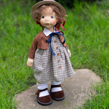 Load image into Gallery viewer, Clover - Natural Fiber Art Doll
